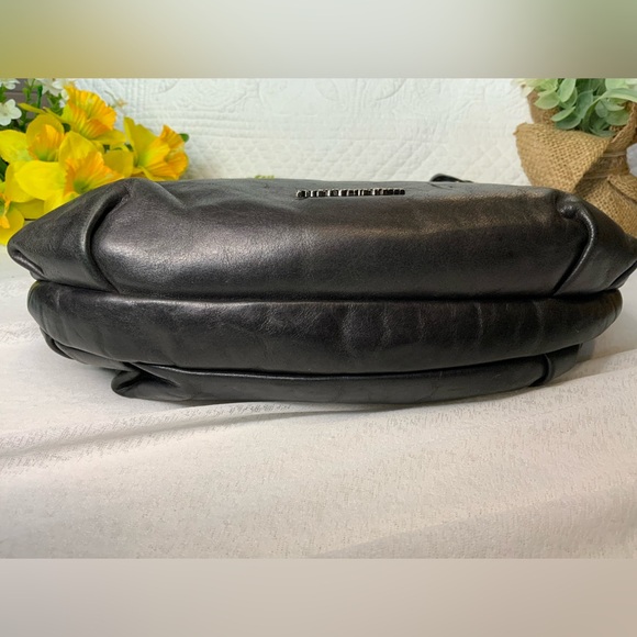 NERO GIARDINI Black Leather Handbag Patent Leather Handles with Metal Details - Picture 3 of 9